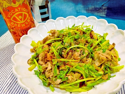 春の味わい!セリと豚バラ肉の黒胡椒炒め